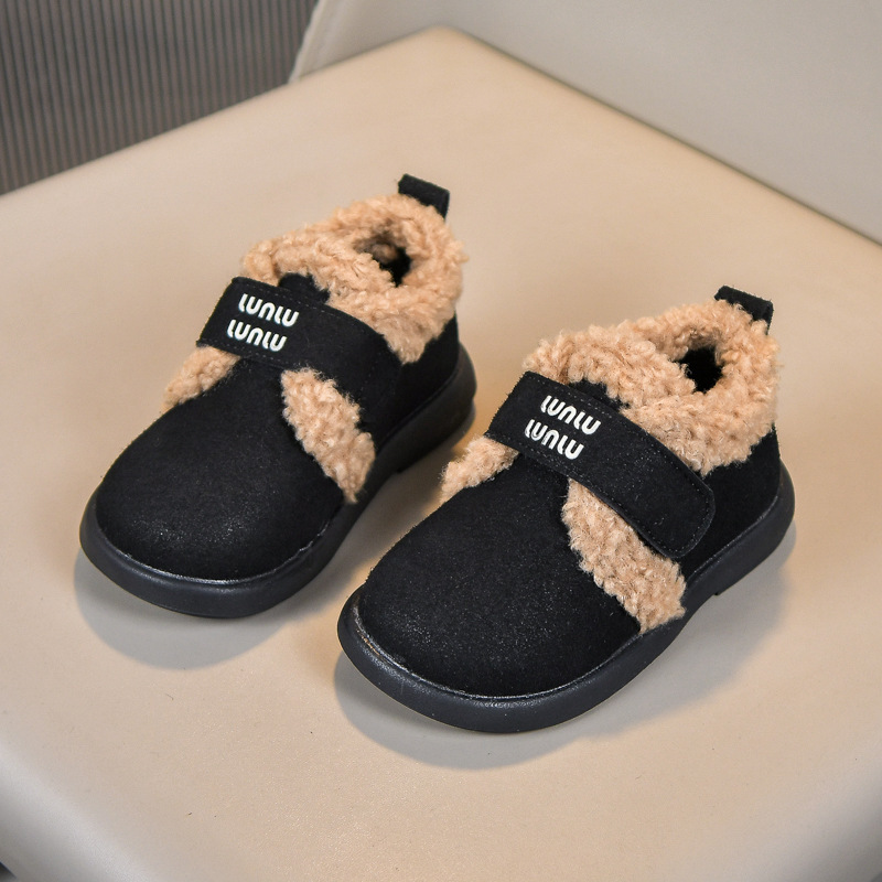 子供のベルベットスニーカー 2025 秋と冬の新しい韓国スタイルの女の子の綿の靴卸売男の子の大きな綿の暖かいビーニー靴|undefined