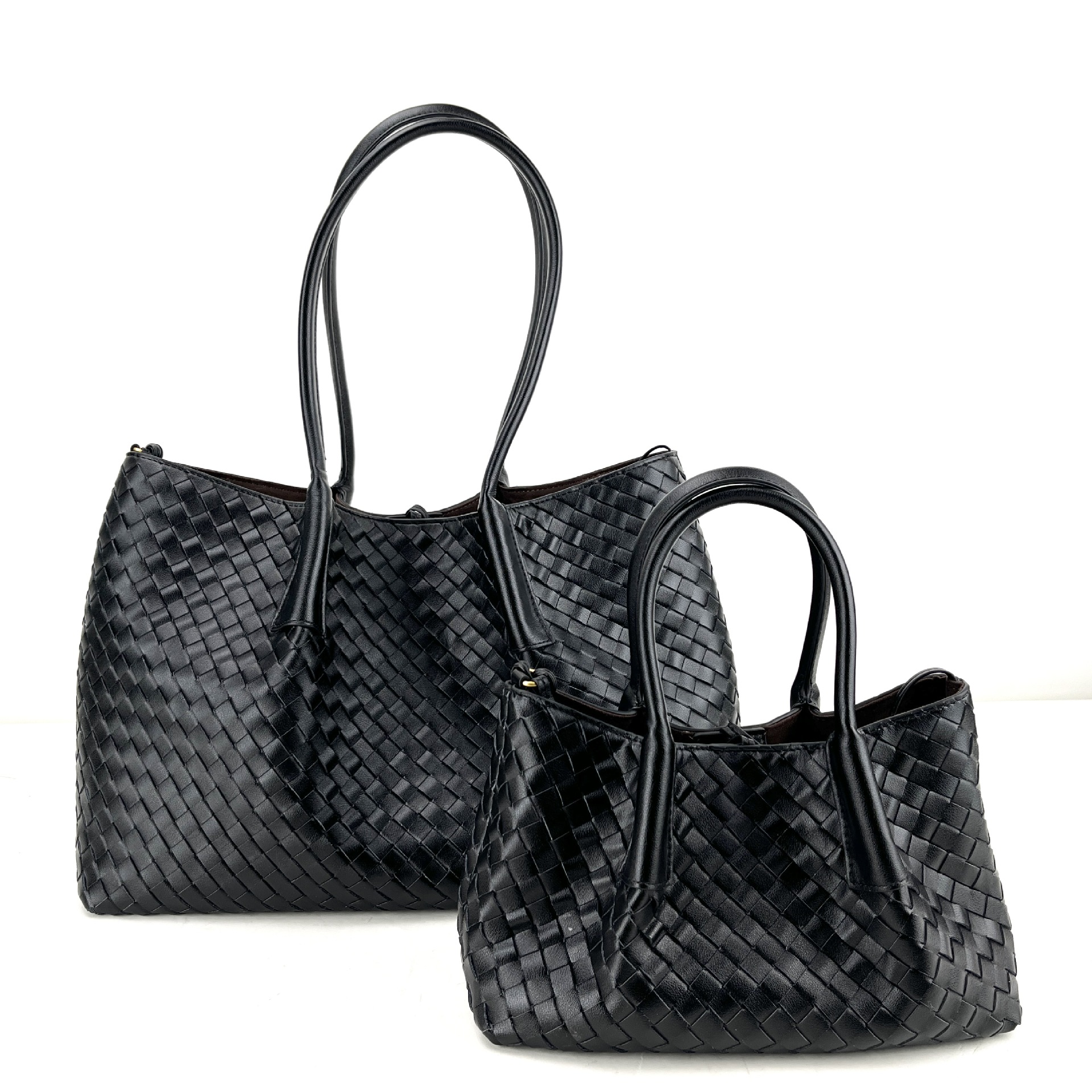 2025 New Cowhide Woven Handbag Niche Fashion Shoulder Crossbody Bag Women's Banquet Envelope Bag - Thumbnail 3