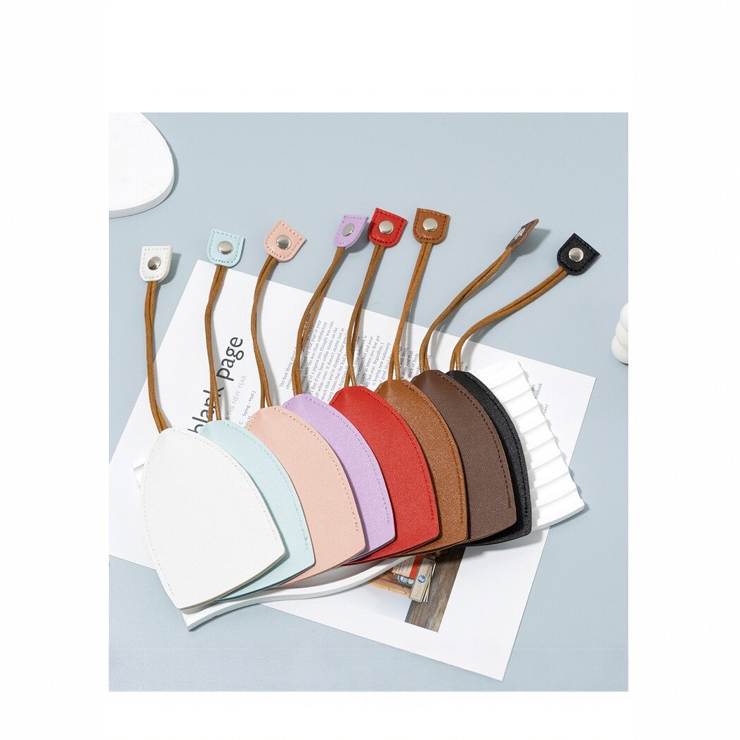Simple PU leather key case, pull-out design, universal for men and women, portable, available in multiple colors, for storing and protecting car keys