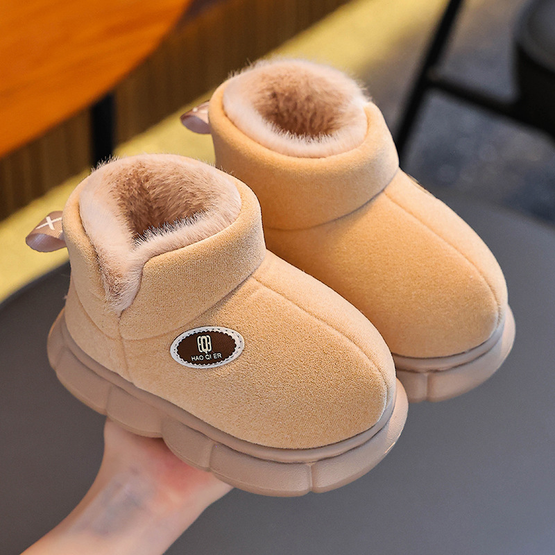 Botas de nieve para niños de invierno para niños y niñas, calentamiento y terciopelo grueso antideslizante, sensación de pisar excrementos, bolsas para niños, zapatos de algodón de talón