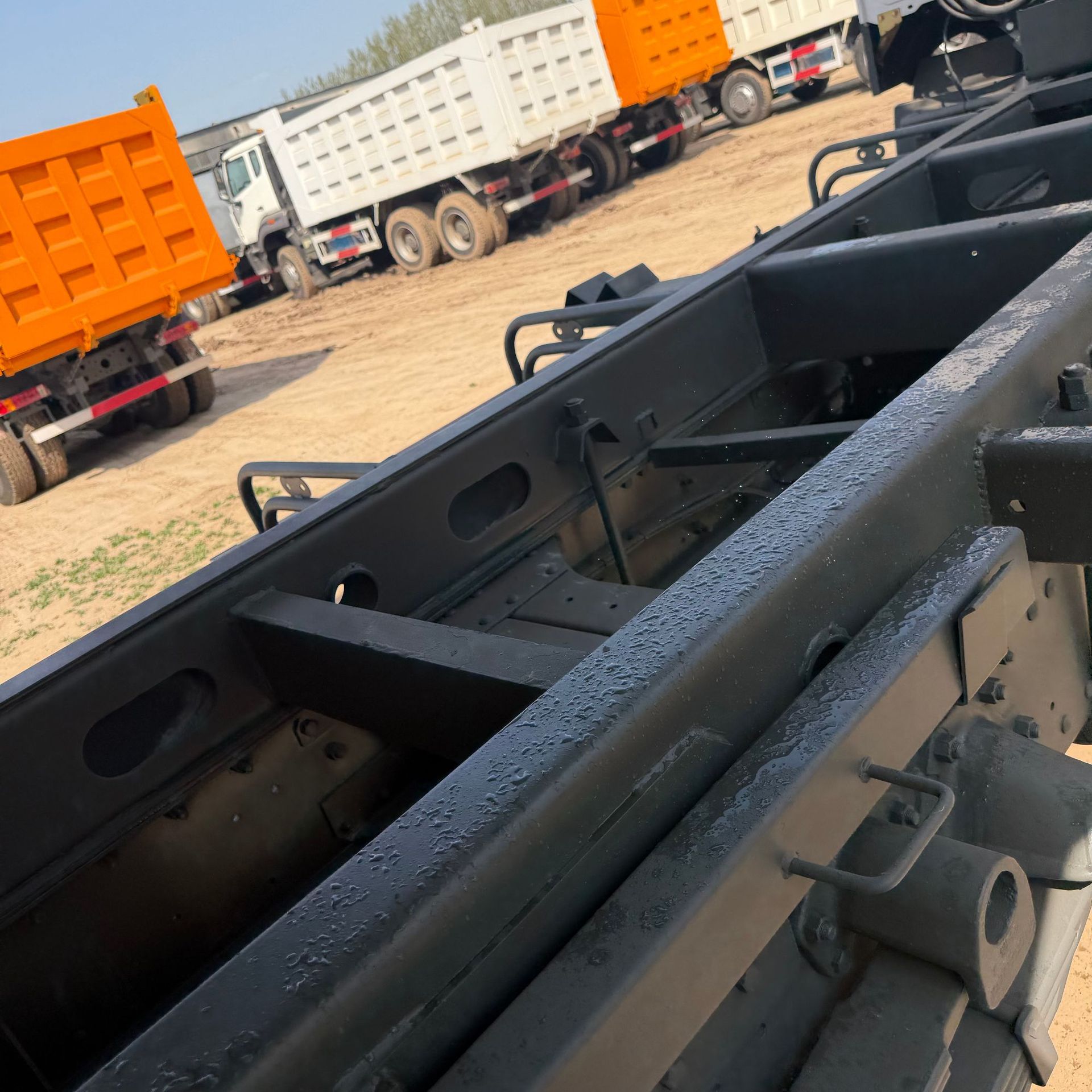 Export of China Heavy Duty Truck HOWO 4X2 small construction waste transport dump truck, customizable