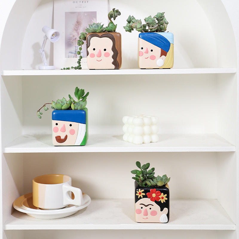 Chậu Cây Resin Chậu cây mọng nước hình vua nữ hoàng bài poker resin, chậu mini để bàn, trang trí văn phòng (RG-174)