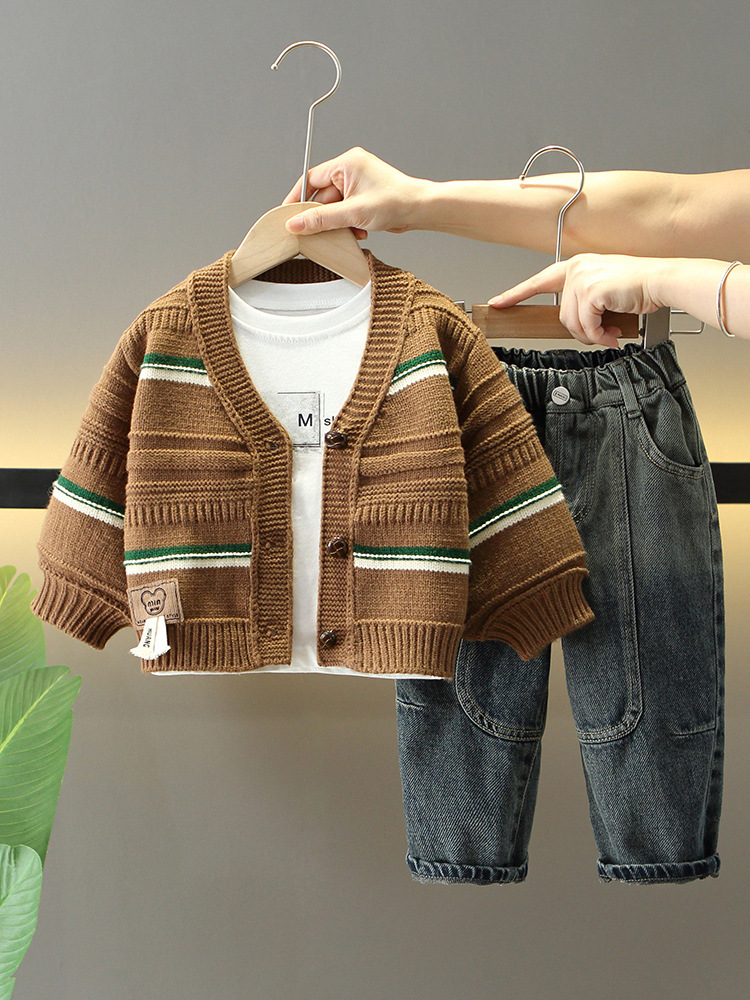 7059 Traje de primavera y otoño para niños 2025 nuevo estilo coreano suéter de estilo occidental cárdigan de tres piezas vaquero bebé