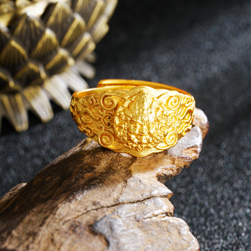 Anillo de oro