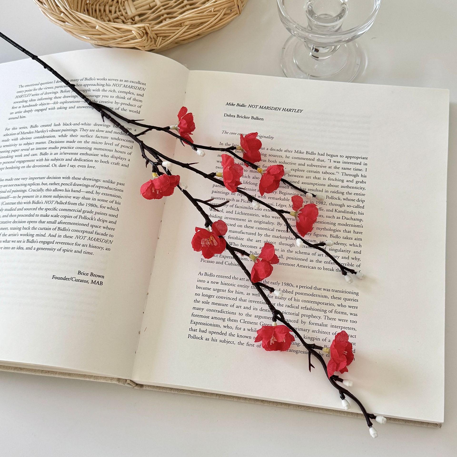 Simulación flor de ciruela estilo chino decoración de flores para el hogar arquitetura floral pastoral rama de ciruela props de disparo flor artificial explosión transfronteriza