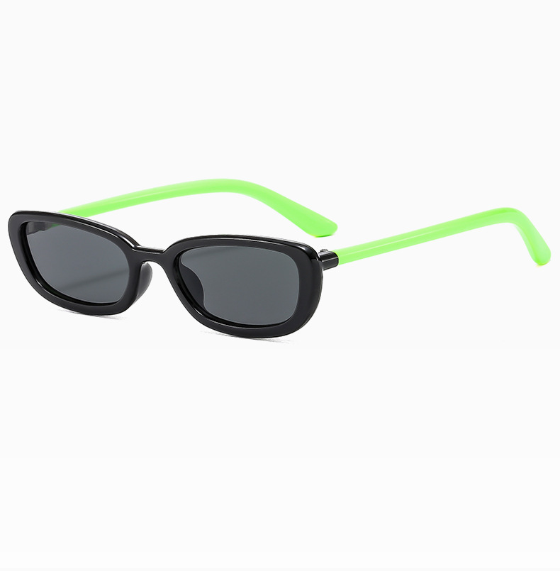 Occhiali da sole quadrati alla moda per uomo e donna_voghion.com