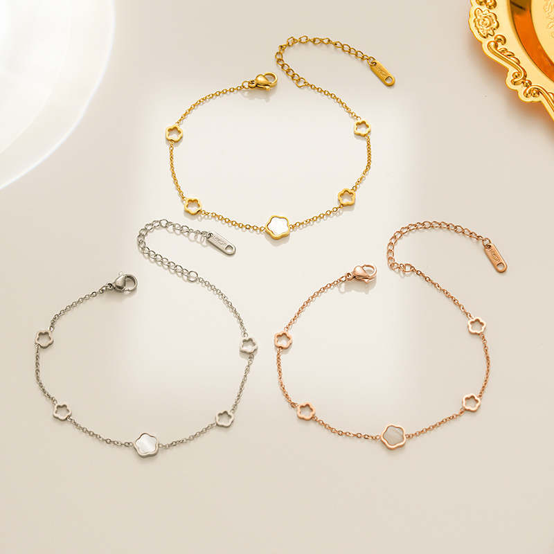 Douyin Popular Titanium Steel Fashionable White Shell Small Flower Bracelet for Women Summer Ins Personalized Design High-End Clavicle Chain