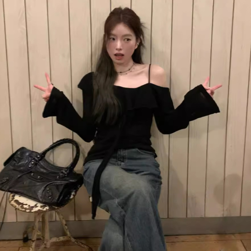 早秋黒一字肩長袖日焼け止めニットtシャツ女装薄手デザイン感肩ストラップ上着潮|undefined