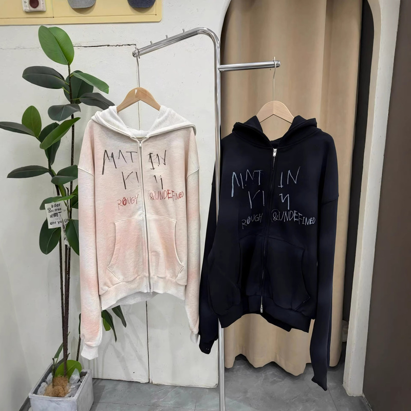 2026 Spring and Autumn New Cross-Border American Retro Letter Hooded Cardigan Sweatshirt for Women, Loose Slimming Short Graffiti Jacket 2026 Spring and Autumn New Cross-Border American Retro Letter Hooded Cardigan Sweatshirt for Women, Loose Slimming Short Graffiti Jacket