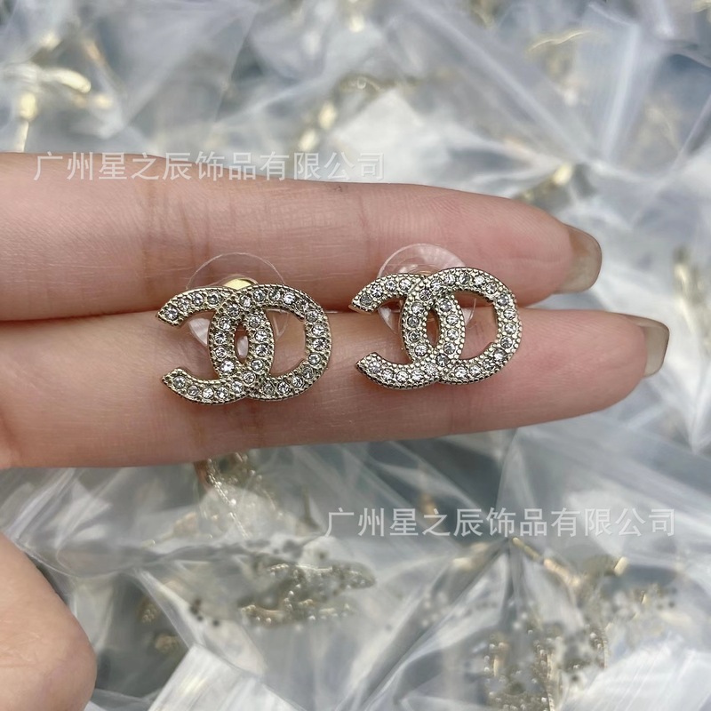 実拍香家対版帯標双C満ドリル大ピアス女香おばあちゃん古典的なイヤリング女工場卸売り|undefined