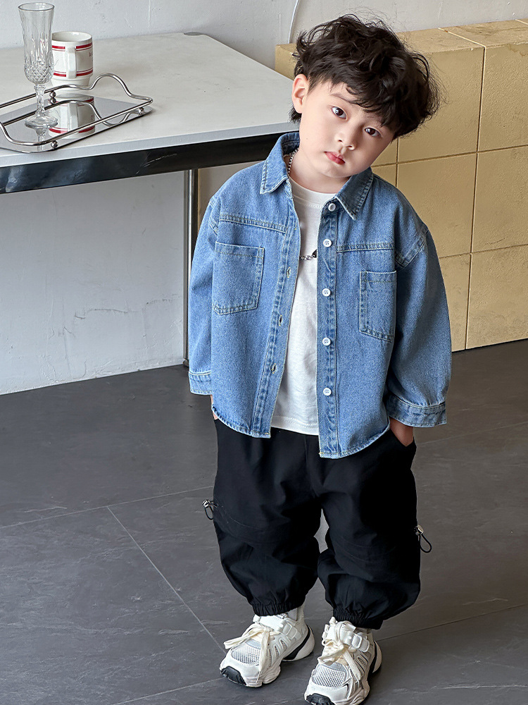 Camisas de bebé de hombre primavera y otoño 2025 nueva camisa de vaqueros de mangas largas chaqueta guapo para niños rosa de moda