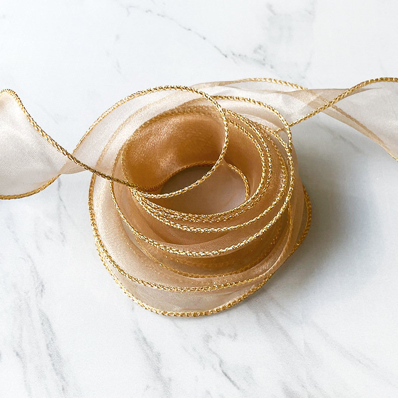 Fábrica en stock Venta caliente 4cm hilado curvado con flores material de embalaje de regalo con cinta de flores elegante hilo de cola de pescado