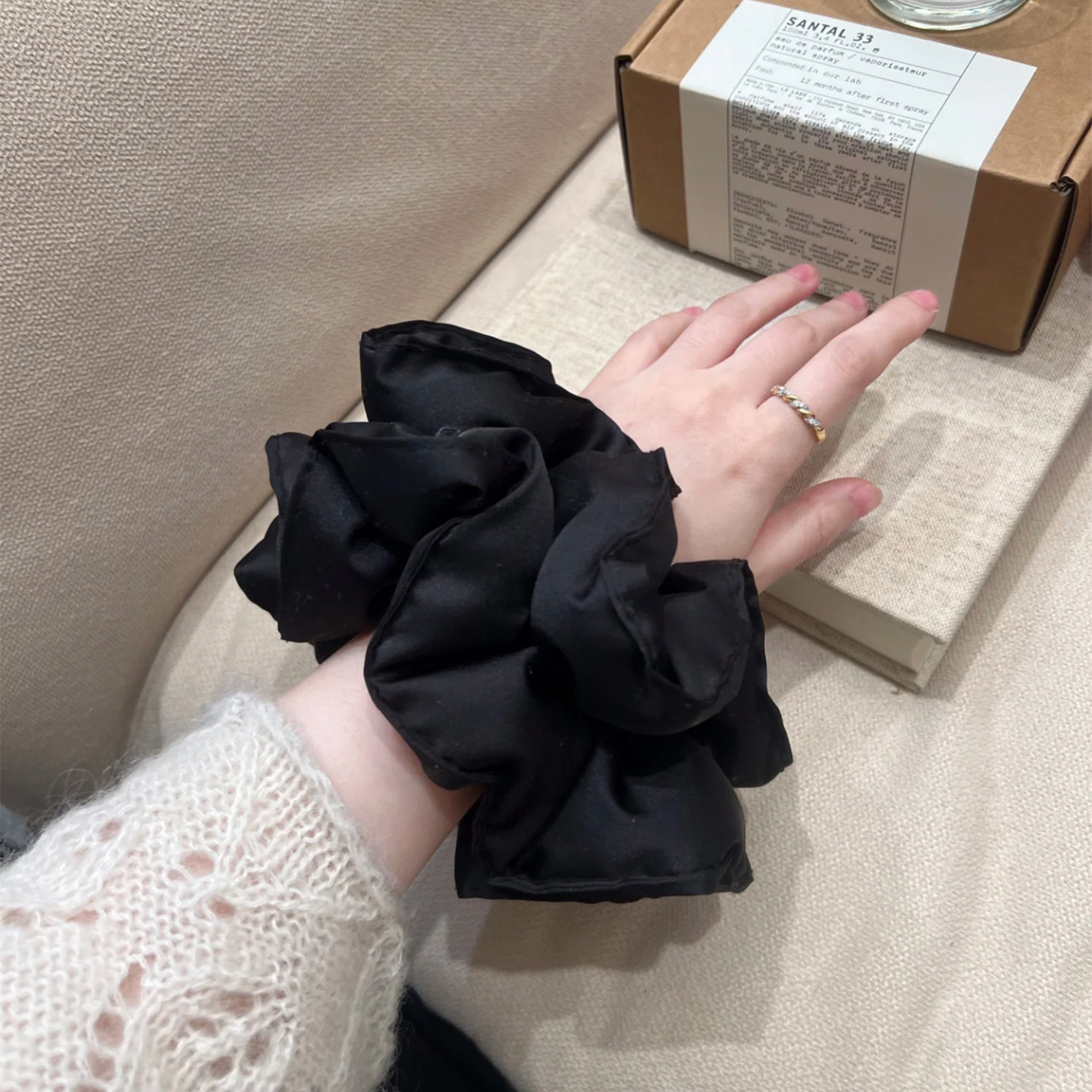 Slim Waist! Satin-Filled Pillow Hair Tie, Versatile Bun Hair Accessory for Women, Elegant Hair Tie Headband