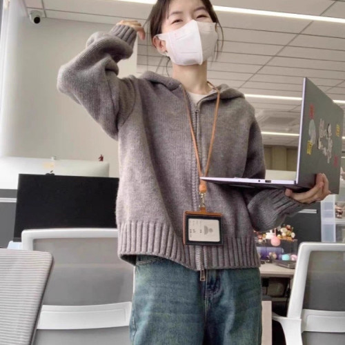 Coreyangray Hooded Double Zipper Women's Sweater Jacket 2025 Early Spring New Retro Leisure Style Loose Knit Cardigan