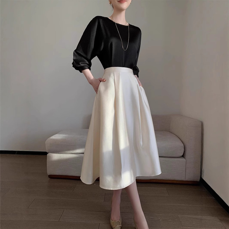 Spot Beige High-Waisted Skirt for Women in Autumn New Style Glossy Large Hem Drape Mid-Length Umbrella Skirt Spot Beige High-Waisted Skirt for Women in Autumn New Style Glossy Large Hem Drape Mid-Length Umbrella Skirt