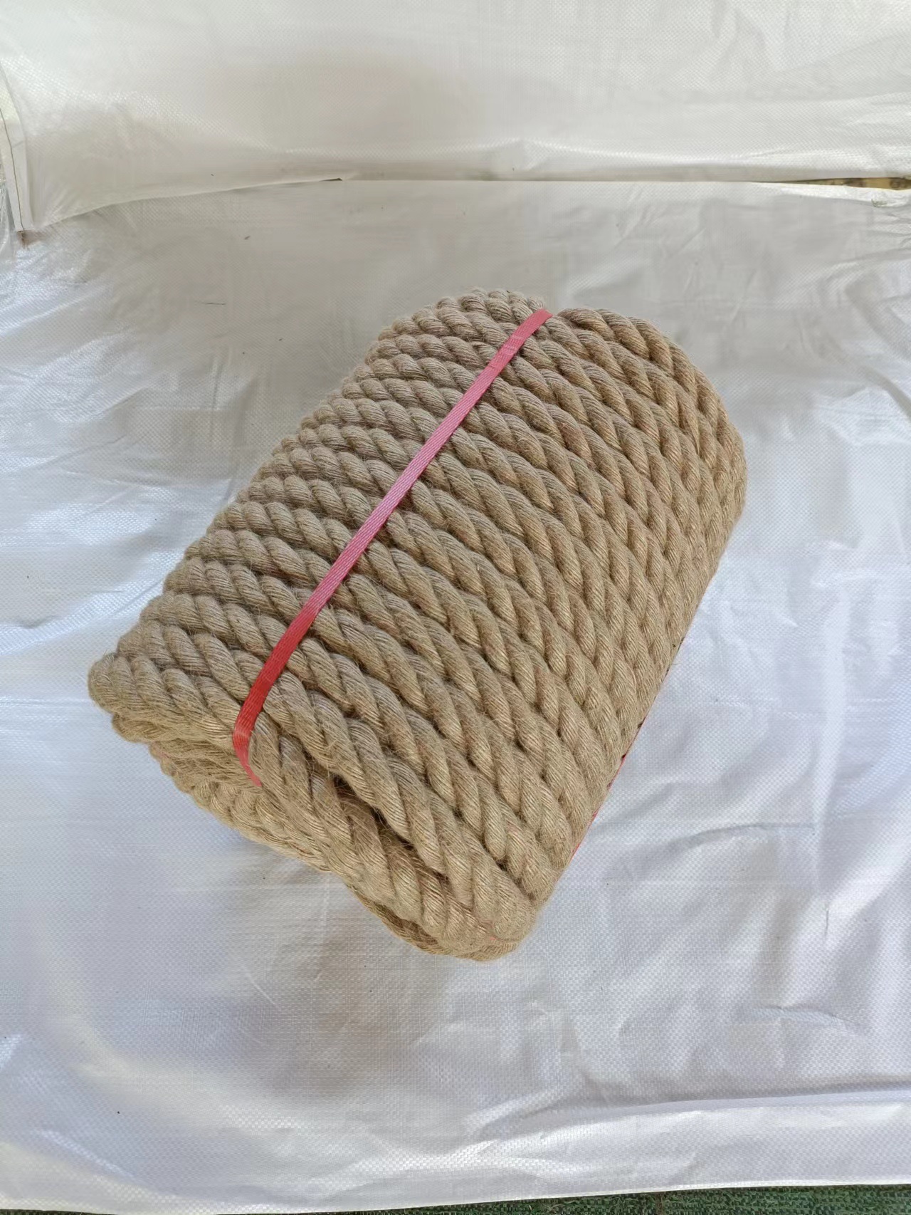 Cuerdas de yute gruesas al por mayor cuerdas de escalada para gatos decorativas trenzadas de escalada de jardinería cuerdas de lino finas atadas de material natural