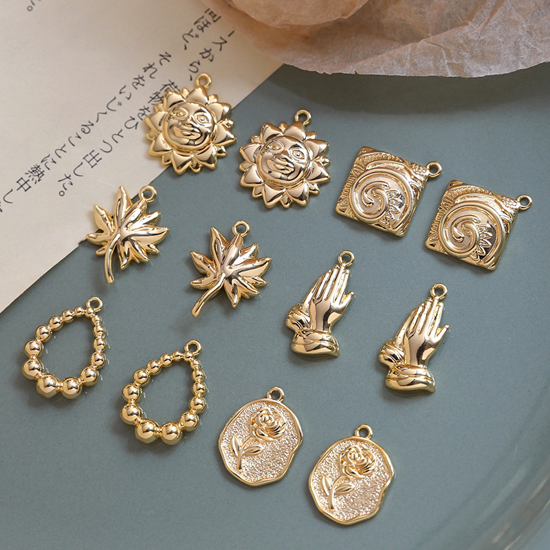 4g Weight Charms, Jewelry Accessories Classification 1 Piece Quantity Copper Material Sun, Maple Leaf, Rose Pattern Retro Style 1 Piece Copper Sun Maple Leaf Rose 4