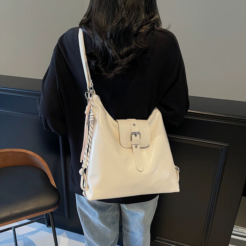 High-End Capacious Shoulder Bag and Backpack by 驰泉 in Multiple Elegant Colors