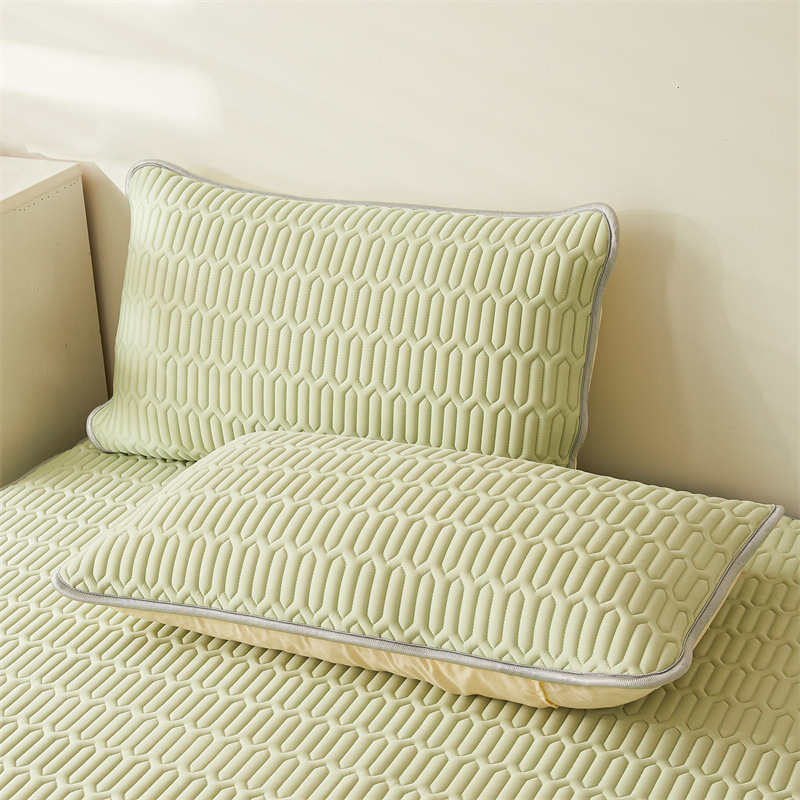 Estera de látex de verano estilo sábana de cama cubierta de cama de seda de hielo juego de tres piezas cubierta protectora de colchón dormitorio a prueba de polvo todo incluido juego de cama individual