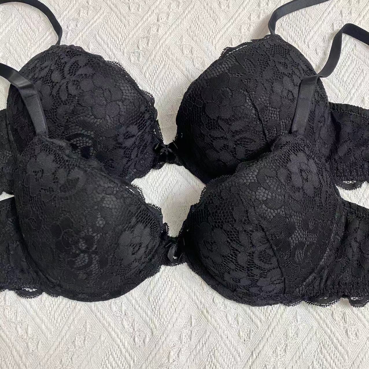 Autumn winter styles with sexy charming lace edges, black traditional thin top thick bottom cups to gather and support_voghion.com