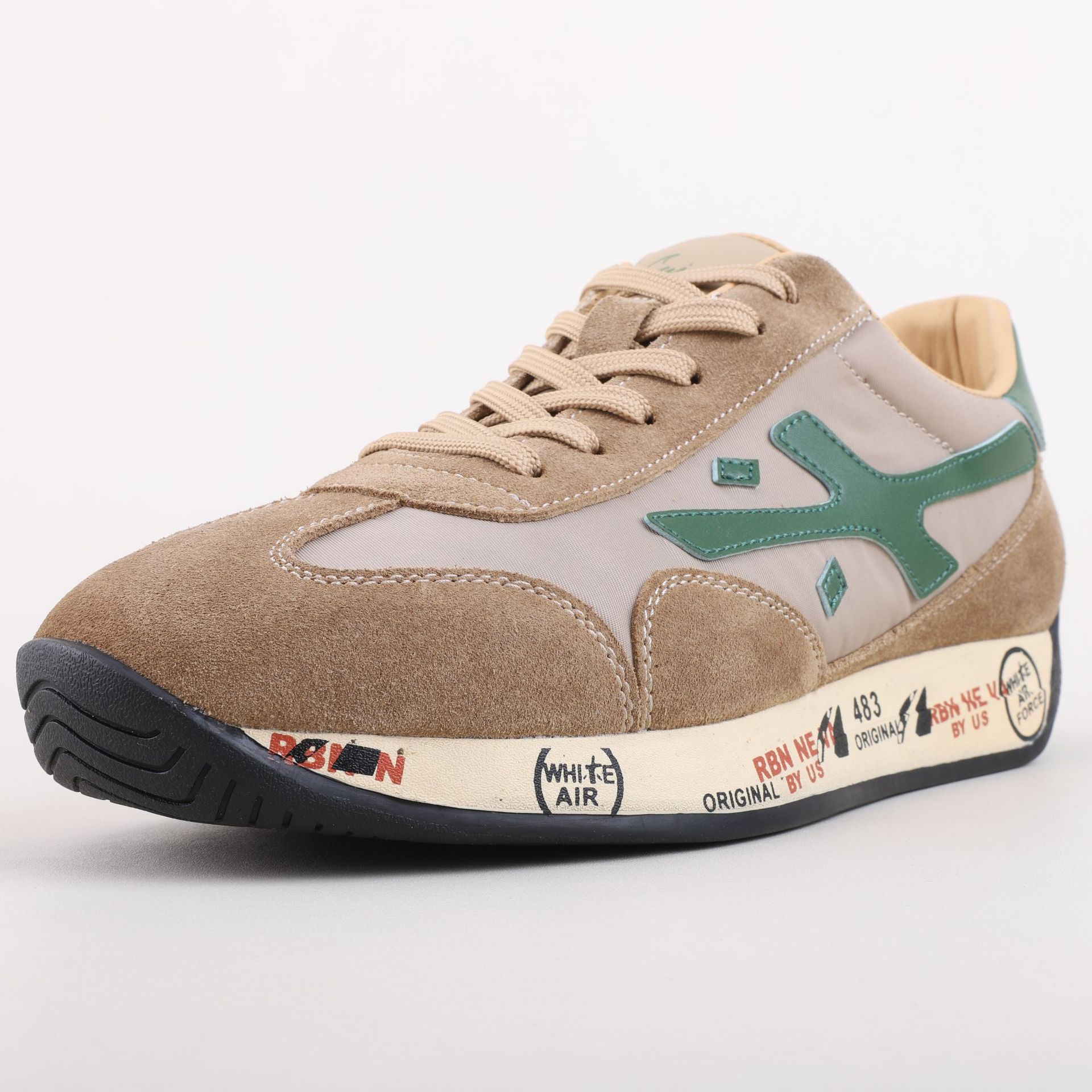 Sports breathable casual footwear for leisure