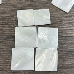 天然の白い貝の穴のない正方形のブロックの両面の平らな平面の貝殻の切れのDIYのアクセサリのアクセサリーの耳飾りのブレスレットの胸