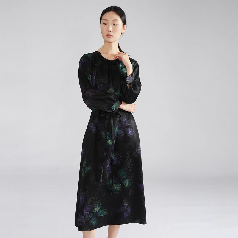 Heavy Satin Silk Jacquard Fragrant Cloud Yarn Dress New Chinese Style Disc Button 100% Mulberry Silk Cheongsam Long Skirt Heavy Satin Silk Jacquard Fragrant Cloud Yarn Dress New Chinese Style Disc Button 100% Mulberry Silk Cheongsam Long Skirt