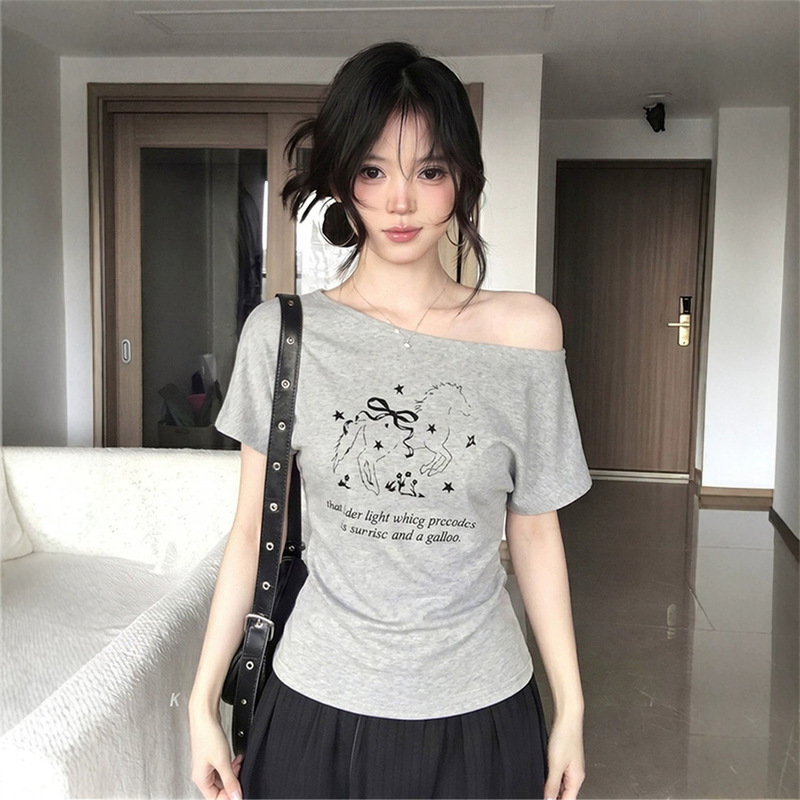 American-Style Spicy Girl Style One-Shoulder Short-Sleeve T-Shirt for Women, Summer Pony Print, Loose Fit, Slimming, Versatile Gray Off-Shoulder Top American-Style Spicy Girl Style One-Shoulder Short-Sleeve T-Shirt for Women, Summer Pony Print, Loose Fit, Slimming, Versatile Gray Off-Shoulder Top