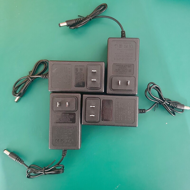 21V1A5-Cell 18650 Lithium Battery Charger for Electric Drills, Angle Grinders, Electric Saws, Universal Lithium Battery Charging Cable 21V1A5-Cell 18650 Lithium Battery Charger for Electric Drills, Angle Grinders, Electric Saws, Universal Lithium Battery Charging Cable
