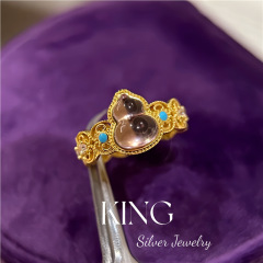 KING シルバージュエリー | アメジストの絶妙なリング | S925 シルバー ゴールドメッキ ハンギングループ形状 オールドマネースタイル ライトラグジュアリー 絶妙なリング