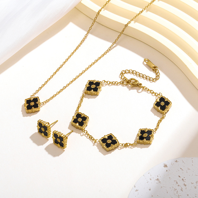 Vintage Craft Small Flower Titanium Steel 18K Color-Retaining Necklace Ins Light Luxury Four-Leaf Flower Niche Bracelet Necklace Earring Set