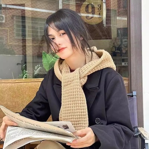 Korean-style shawl collar matching atmospheric knit cap with hood for winter warmth, one-piece knit ear muffs with yarn hat