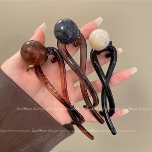 Vintage Atmospheric Curry Color Pearl One Word Grab Clip Women's 2024 New High-end Sense Twisted Hairpin Back Head Shark Clip