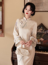 淡紫色花朵旗袍秋冬季2024新款高端修身改良气质新中式日常可穿