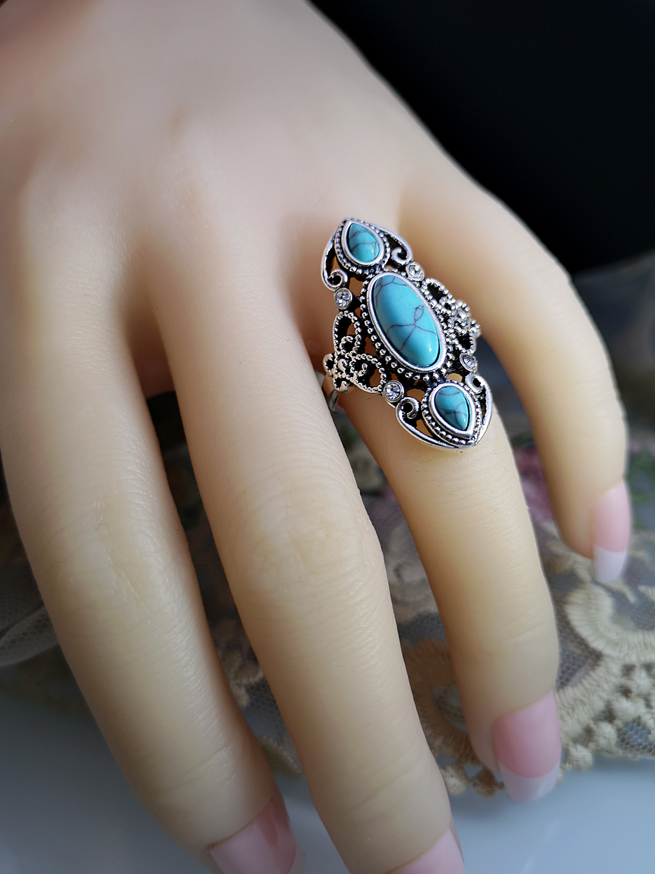 Retro Turquoise Creative Hollow Carved Lapis Lazuli Ring display picture 1