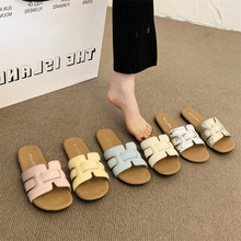 �n����Ŵ����һ����Ů�⴩2025�ļ��¿����eɳ������ƽ�כ���Ь