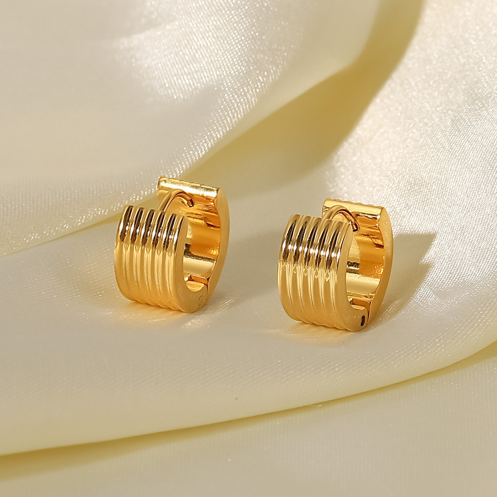 Simple Style C Shape Plating Stainless Steel Gold Plated Hoop Earrings display picture 5