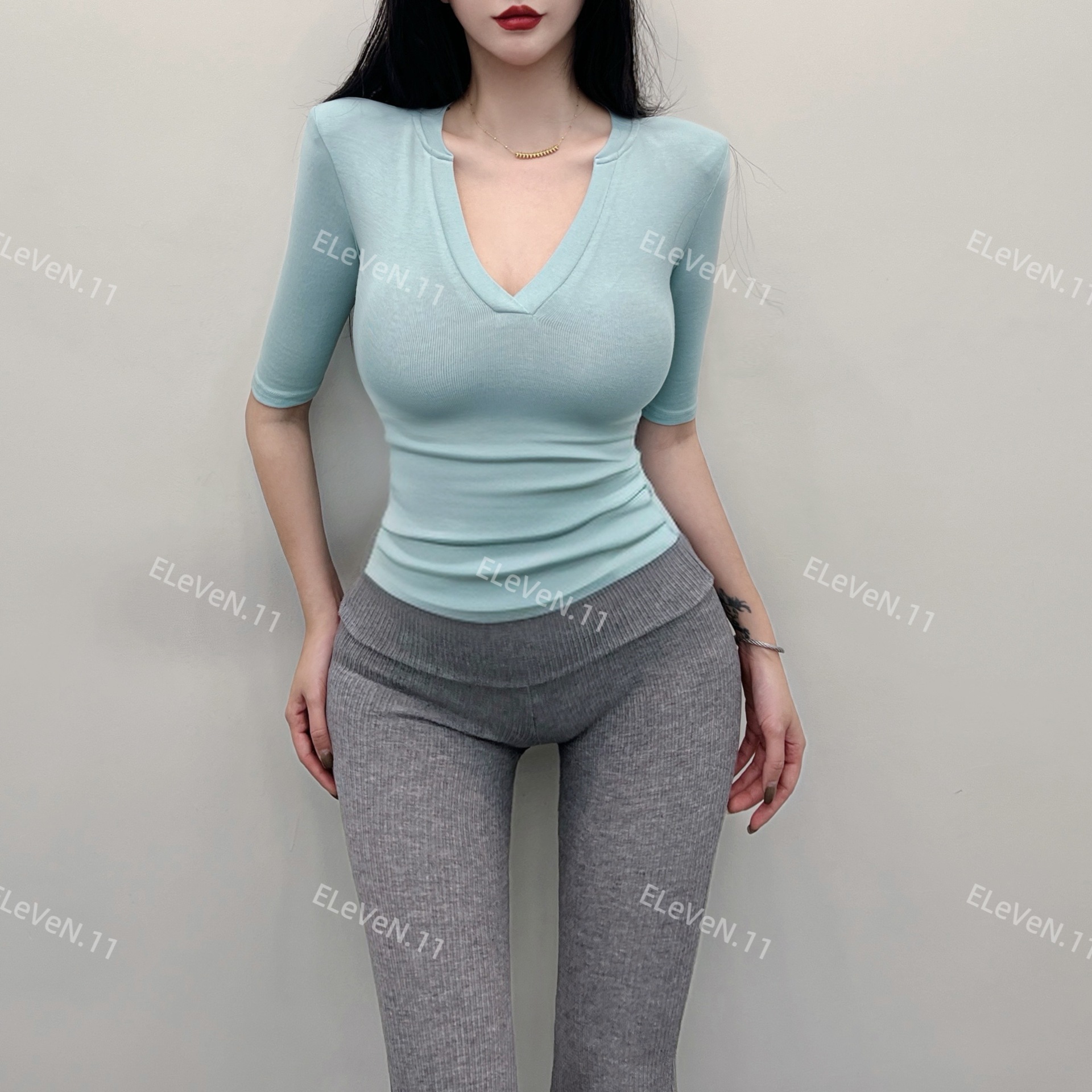 봄과 여름에 허리 꼬집는 작은 섹시 하프 오픈 칼라 반팔 탑 여성용 타이트한 티셔츠 바지 셔츠 입을 좋아하는 사람