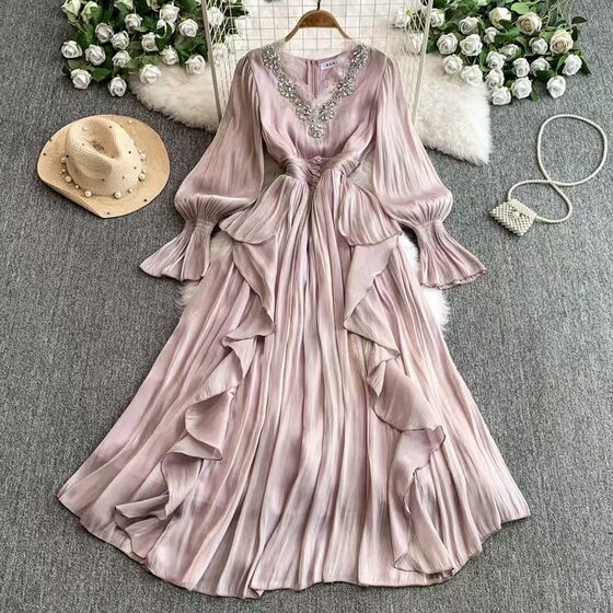 French High-end Elegant dress Women's Fashionable Heavy-duty Embroidered Beads and Diamonds V-neck Tight Waist Elegant Palace Style Long Skirt
