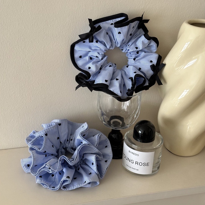 Elástico de cabelo com coração e scrunchie listrado coreano_voghion.com