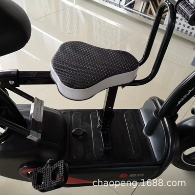 Child seat shed — Seat