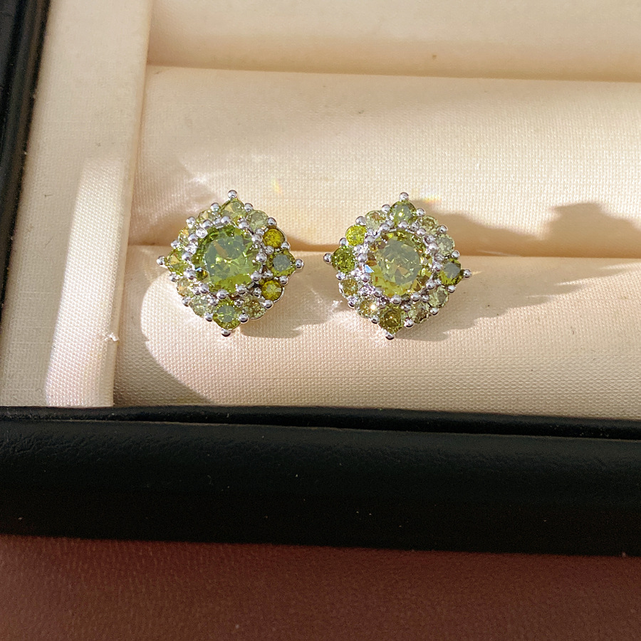 Aguja de plata de piedra de silicio geométrica aretes redondos exquisitos super brillo nicho universal aretes ligeros de lujo alta sensación de aretes al por mayor image 10