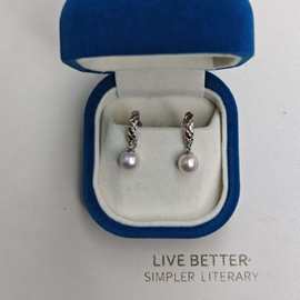 新品上新  8mm淡水正圆极强光简约精致灵动款耳扣 S925 诸暨珍珠