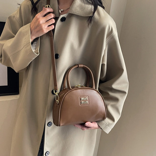 (Cross-border trading), fashionable retro shoulder bag, trend handheld one-shoulder bag, city style, high-end