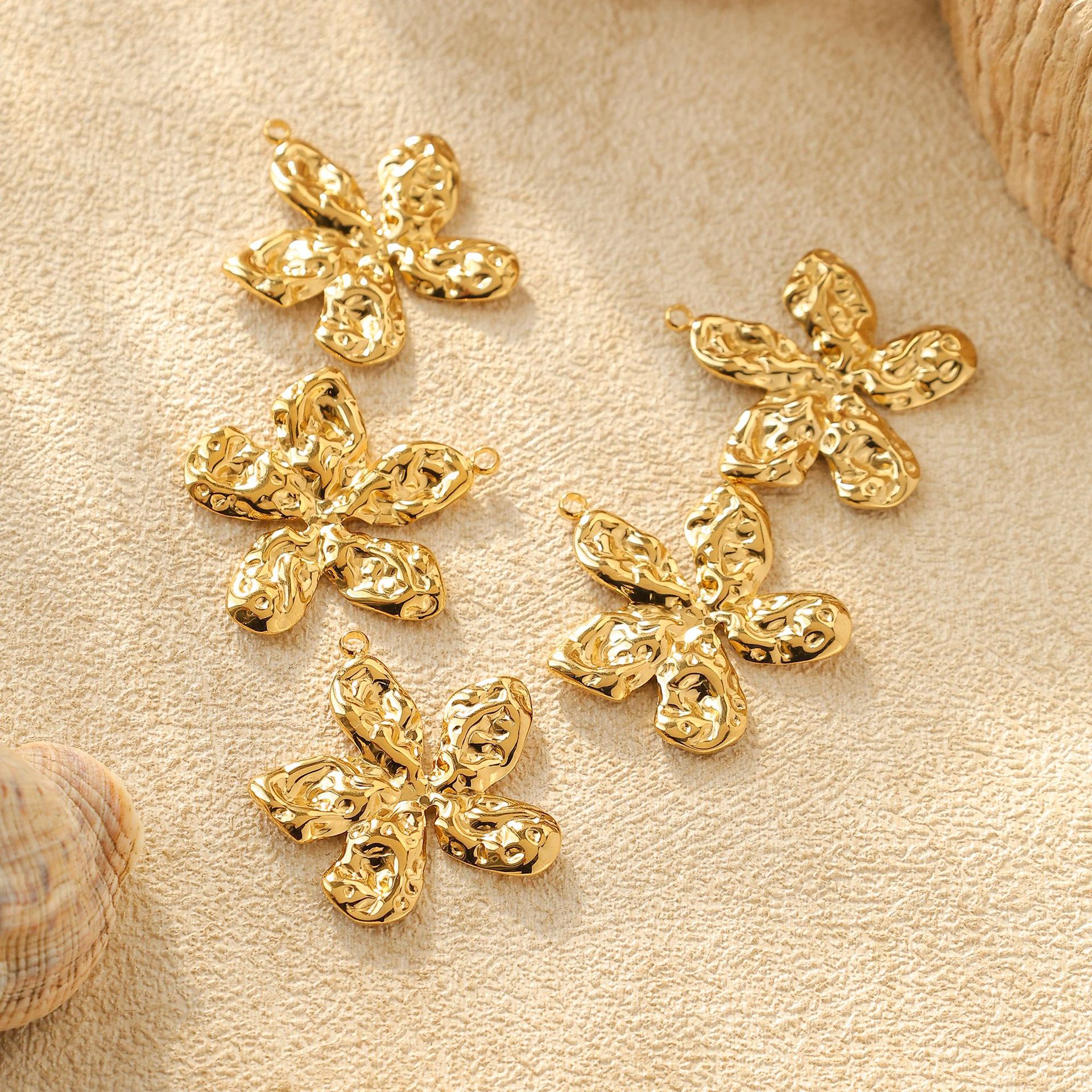 304 Stainless Steel Material 5 PCS/Package 304 Stainless Steel Flower Pendant