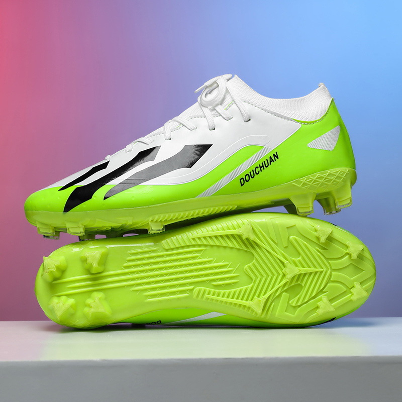TaobaoChuan nueva Copa del Mundo de zapatos de fútbol de tejido volador para hombres zapatos de entrenamiento de estudiantes jóvenes zapatos de fútbol de clavos largos transfronterizos