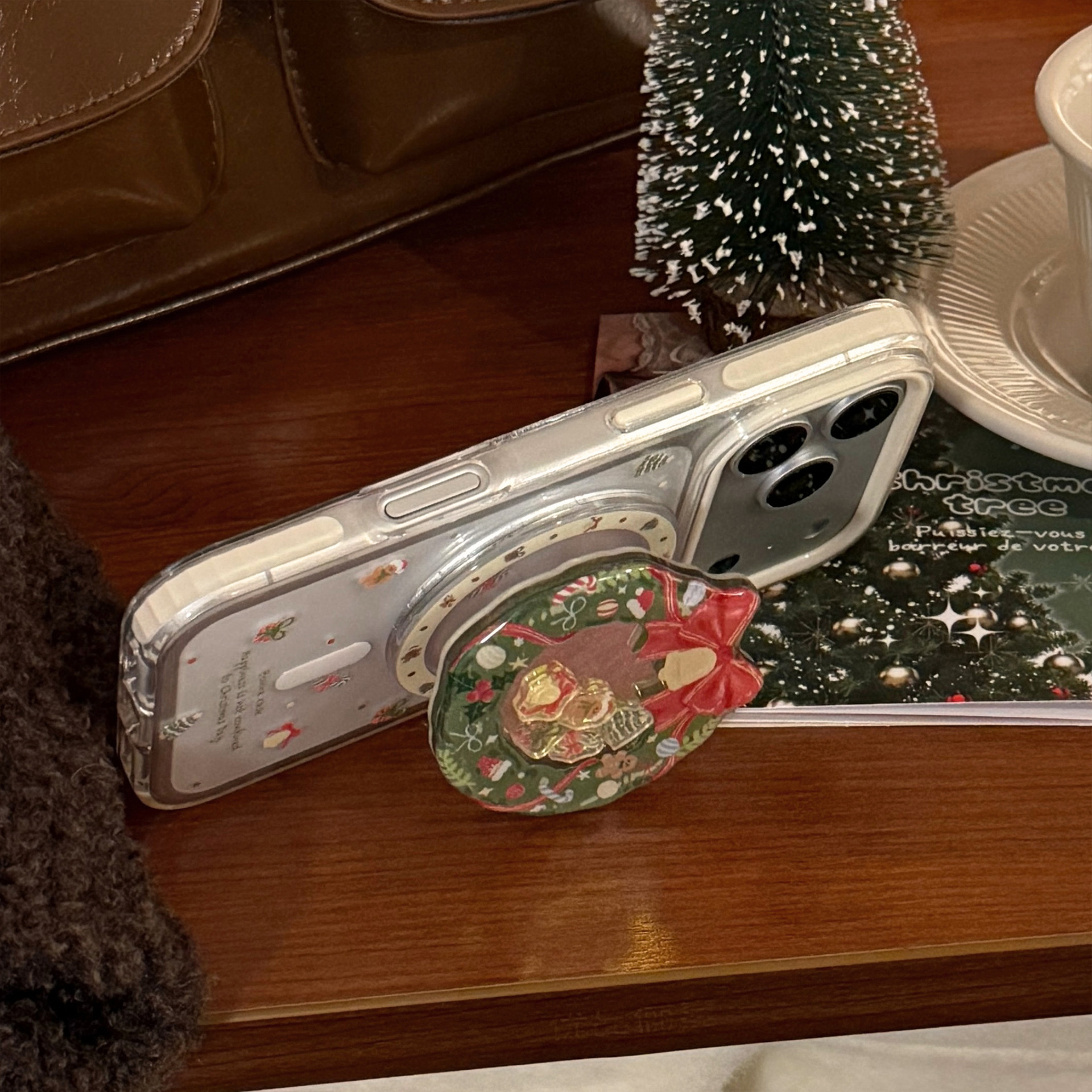 Magnetic Protective Phone Case For Iphone With Christmas Wreath_voghion.com