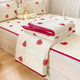 纤维被;床罩床笠;化纤床垫