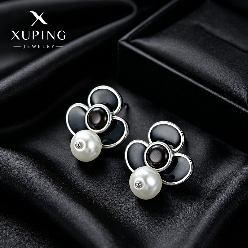 Xuping Europa y América transfronterizos de acero inoxidable nicho de moda flores imitación de perlas de diseño de goteo de aceite serie de aretes de aretes de aretes al por mayor