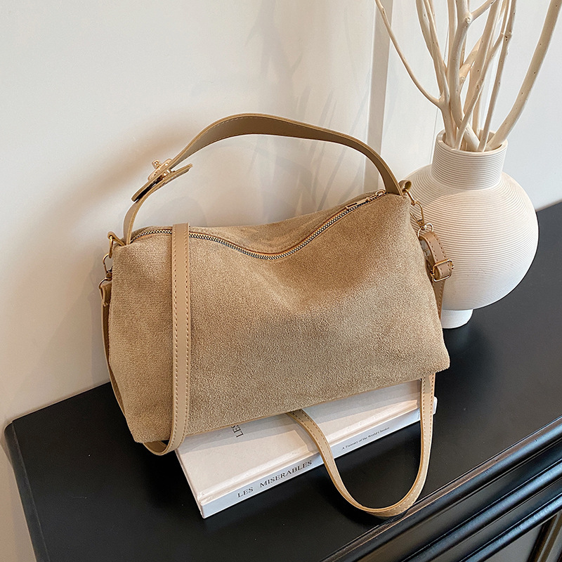 Women's Large-Capacity Bag, Simple Commuter Shoulder Handbag, Autumn and Winter Cross-Border Fashion Versatile Women's Bag Women's Large-Capacity Bag, Simple Commuter Shoulder Handbag, Autumn and Winter Cross-Border Fashion Versatile Women's Bag